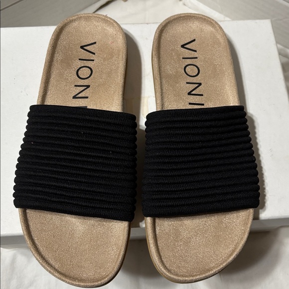 Vionic Evie knit Women's Black and Gold Slide Sandals. Like new! - Picture 2 of 6